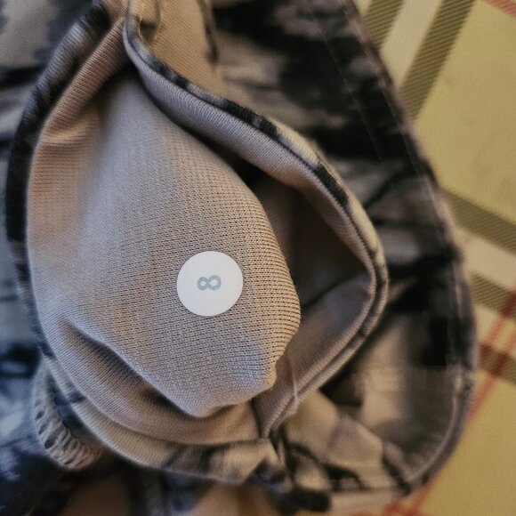 Lululemon Wunder Under Crops Capris Tie Dye Great Granite Black Tan Size 8 - Picture 4 of 4